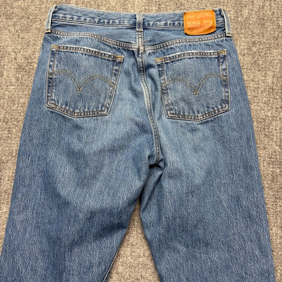 Levis Premium 501 Jeans Women 29x28 Blue Cropped Straight Button Fly Denim Big E - Picture 14 of 15